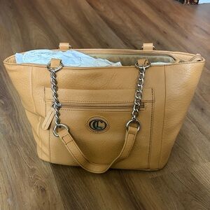 Carryland Tan Women's Shoulder Bag